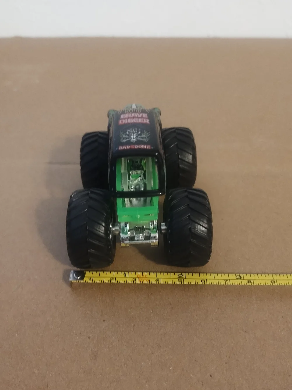 Monster Jam Grave Digger Monster Truck 1:64 Hot Wheels Toys